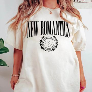 Discover New Romantics Collegiate Shirt, eras tour, 1989 album