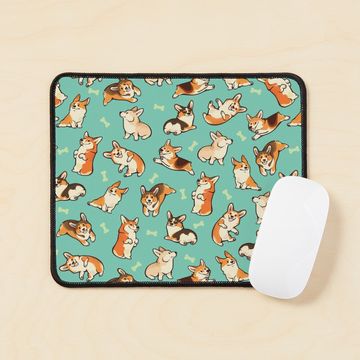 Discover Cute Jolly corgis in green Mouse Pad