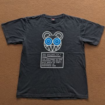 Discover Vintage RADIOHEAD English Rock Band T-shirt