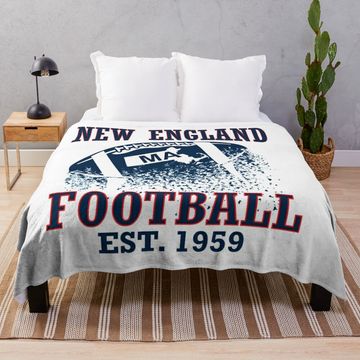 Discover NEW ENGLAND FOOTBALL Throw Blanket