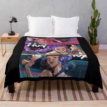 Discover Huntrix Kpop Demon Hunters Fleece Blanket