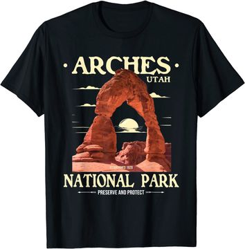 Discover Arches National Park - Retro Hiking & Camping Lover T-Shirt