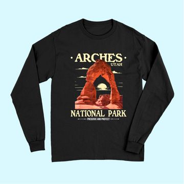 Discover Arches National Park - Retro Hiking & Camping Lover Long Sleeves