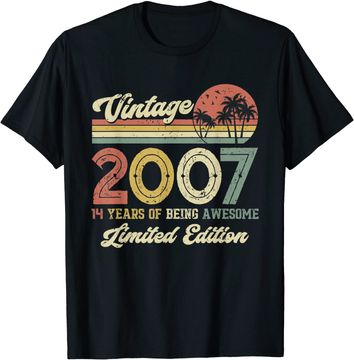 Discover Vintage 2007 14th Birthday Gift Boys Girls T-Shirt