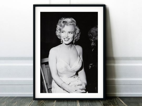 Marilyn Monroe Poster - Three Size A3, A4 and A5 - Unframed - Wall Art