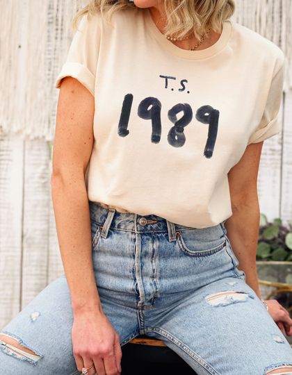 Discover Album 1989 Taylor Vintage T-Shirt, Swift Taylor Shirt