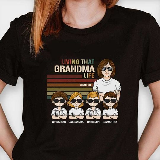 Living That Grandmom Life - Personalized Unisex T-Shirt - Gift For Grandma, Grandparents