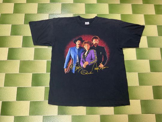 Vintage 90s Mobil 1 Presents Brooks and Dunn & Reba Tour 97 T-Shirt