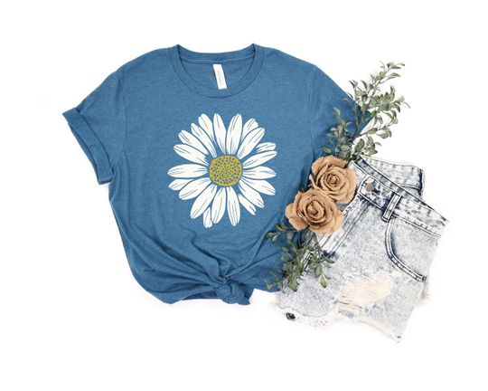 Daisy Shirt, Wildflower Shirt, Flower Shirt, Spring Shirt, Spring Break Shirt, Woman Daisy Shirt, Floral Shirt, Birth Month Flower Shirt