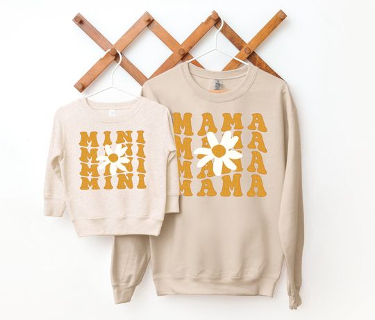 MAMA MINI DAISY Sweatshirt Groovy Mommy and Me Daisy Sweatshirts Retro Matching Mother Daughter Shirt Cute Outfits Mothers Day Gift For Mama