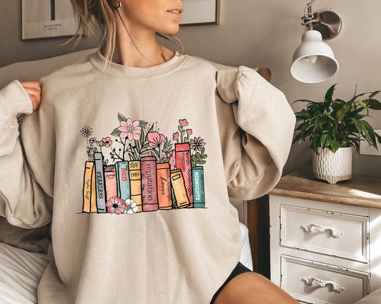 Book lover Sweatshirt, Flower Books Sweatshirt, Gift for Book Lover, Reading Shirt, Book With Flowers, Floral Books, Gift for Bookworms