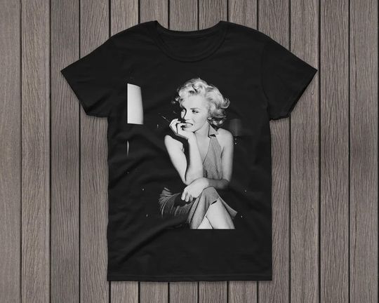 Marilyn Monroe Shirt, Vintage Tshirt, Marilyn Monroe, Vintage Sweatshirt, Fun Gifts, Cute Shirts, Gift For Her, Mothers Day Gift