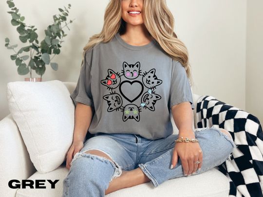 Cat Emoji T-shirt, Circle of Cat Faces Around Heart Tshirt