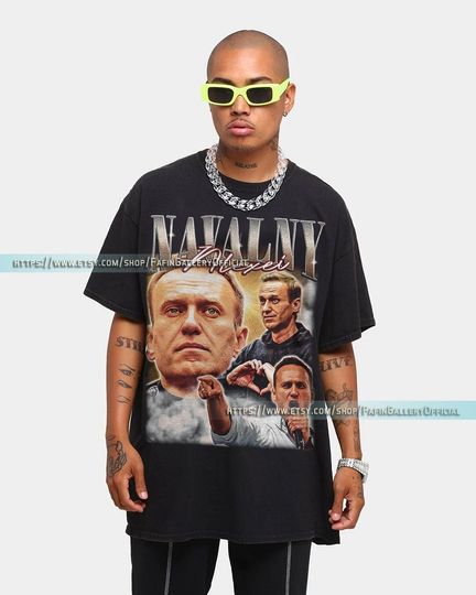Alexei Navalny 1976-2024 Graphic Shirt Tee Trendy Shirt Support Navalny Fight for Freedom Shirt In Memory of Navalny Resistance Flame FG