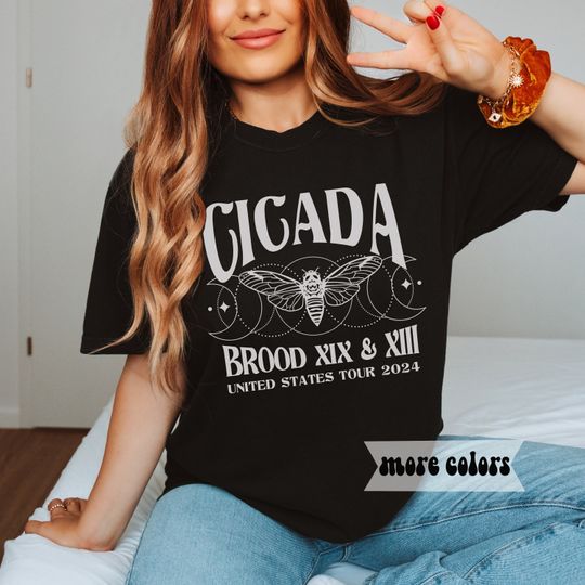 Vintage Style Cicada Concert Year of the Cicada 2024 Boho Insects Lover Unisex T-Shirt