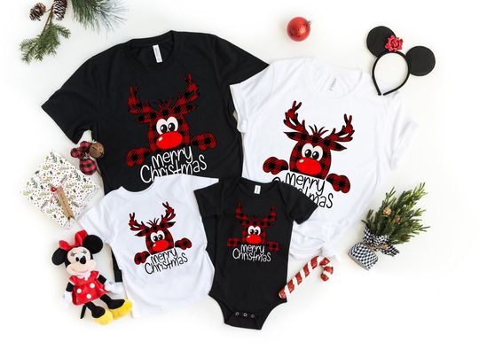 Buffalo Plaid Reindeer Christmas Peeping Reindeer Merry Christmas Family Matching T-Shirt