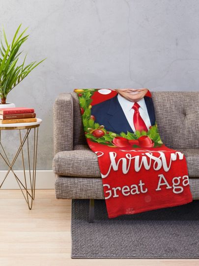 Make Christmas Great Again with Trump on red background Funny Christmas card gifts HD HIGH QUALITY ONLINE STORE Throw Blanket