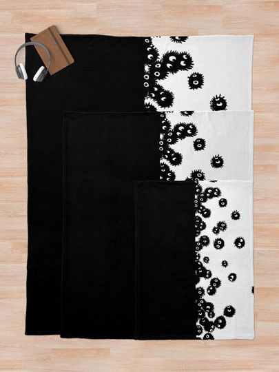 Susuwatari Throw Blanket