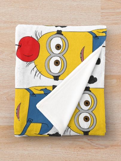 Minion with an apple Cartoon Throw Blanket, Comfortable Blanket for Men, Women, Kids, Home Decor Gift Ideas