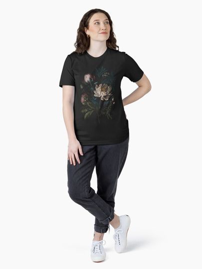 Dark Academia Peony Botanical Essential T-Shirt