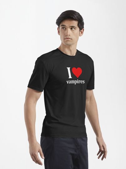 I love vampires Active T-Shirt