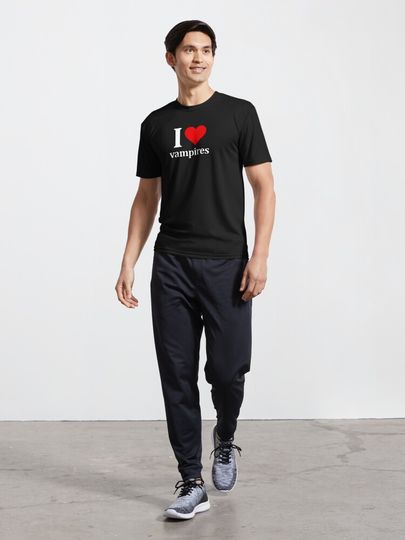 I love vampires Active T-Shirt