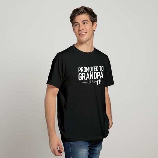 Promoted to Grandpa 2022, Baby Reveal Granddad Gift Men T-Shirt