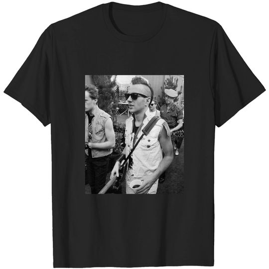Discover Joe Strummer / The Clash T-Shirt