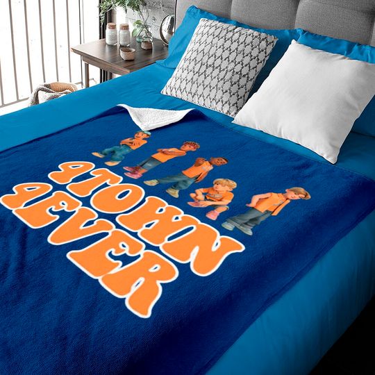 4Town 4Ever Baby Blankets, 4 Town Turning Red Crewneck, Disney Turning Red Hoodie