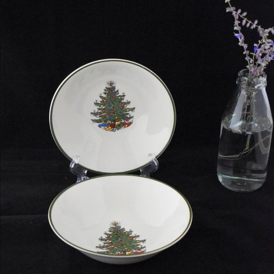 A pair of Classic 1980s Cuthbertson Christmas Tree Bowls