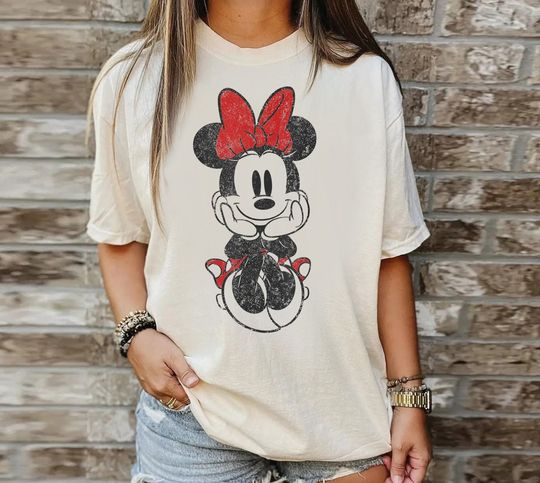 Disney Minnie Mouse Sitting T-Shirt, Minnie Mouse Vintage T-Shirt, Disney World T-Shirt