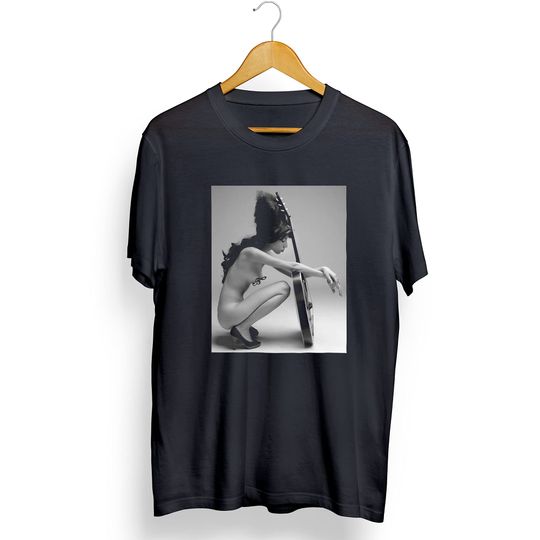 Amy Winehouse Naked with Guitar Unisex T-Shirt