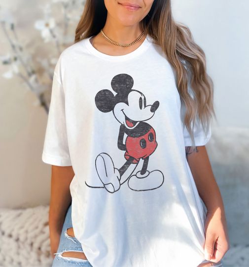 Discover Disney Mickey & Friends Mickey Mouse Vintage Portrait Class Pose T-Shirt