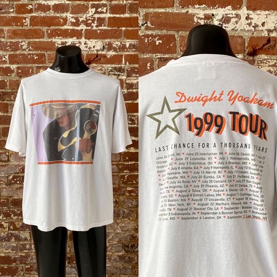 90s Dwight Yoakam Last Chance For A Thousand Years Tour T-Shirt. Vintage 1999 Dwight Yoakam Graphic Tour Tee