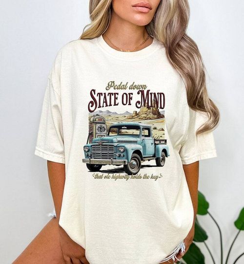 Lainey Wilson T-Shirt Heart Like a Truck Shirt