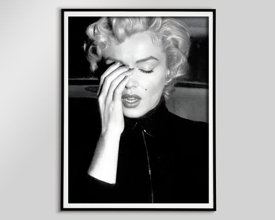Marilyn Monroe Crying Poster, Home, Art Gift, black and white fashion