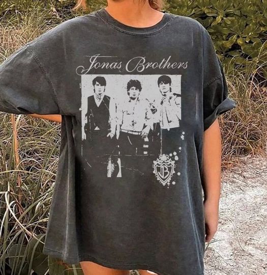 Jonas Brothers Vintage T-Shirt, Jonas Five Albums One Night Tour Shirt, Jonas Brothers Tour Shirt