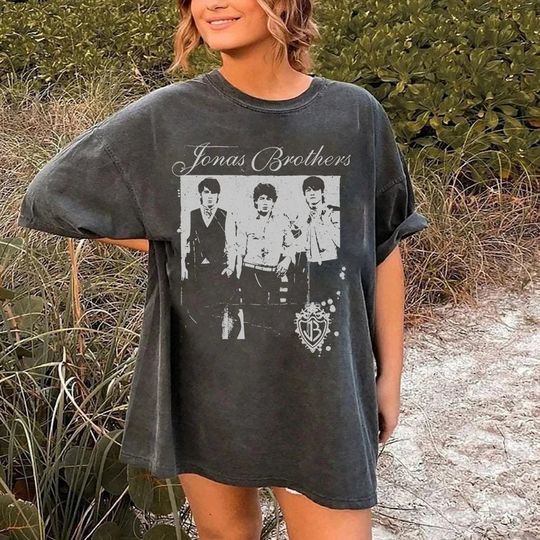 Jonas Brothers Vintage T-Shirt, Jonas Five Albums One Night Tour Shirt
