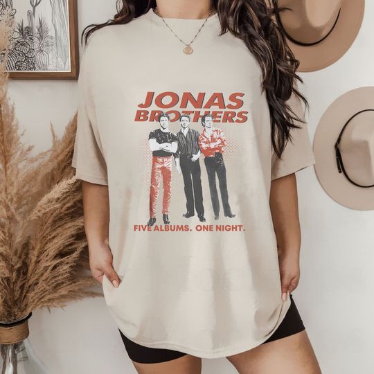 Jonas Brothers Vintage T-shirt, Jonas Five Albums One Night Tour Tee Shirt
