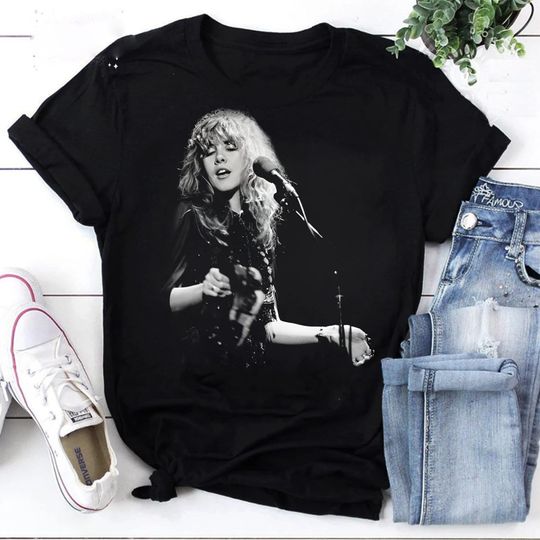 Discover Retro Stevie Nicks Retro Love Music T Shirt