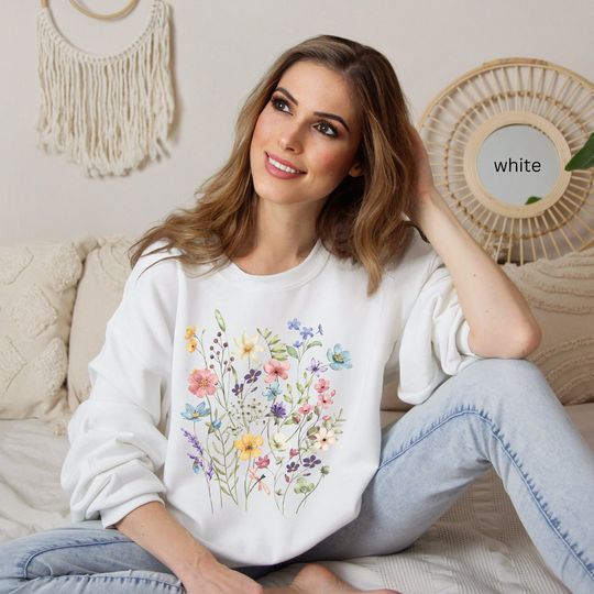 Discover Vintage Inspired Pressed Flowers Sweatshirt