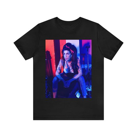 Amy Winehouse Vintage Retro T-Shirt