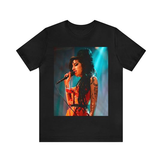 Amy Winehouse Vintage Retro T-Shirt