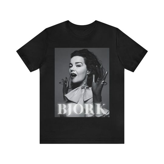 Discover Bjork Retro 90s Vintage Graphic Photoshoot T-shirt