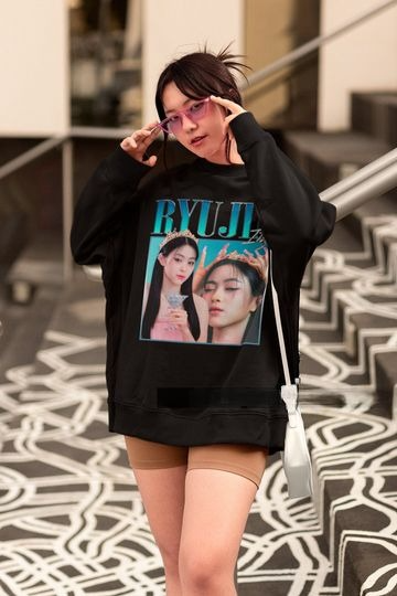 Itzy Ryujin Retro Bootleg Sweatshirt - Kpop Hoodie - Kpop Merch - Kpop Gift for her or him - Itzy Classic Sweater