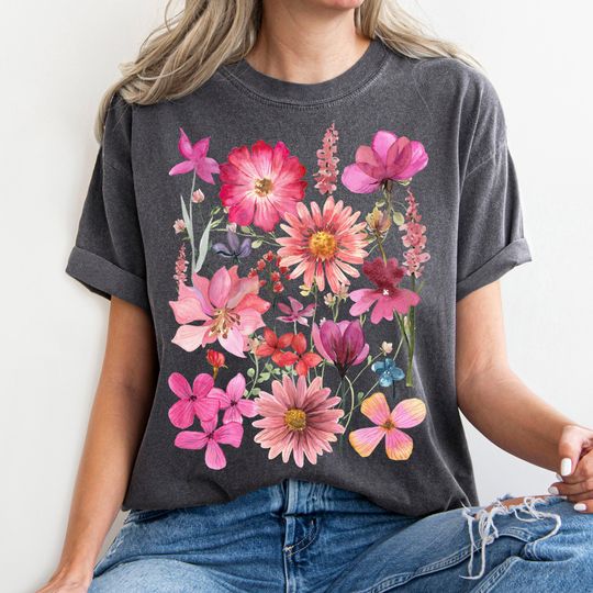 Wildflower Tshirt, Pressed Flowers, Shirt, Floral Tshirt, Flower Shirt, Gift for Women, Ladies Shirts, Best Friend Gift, Comfort Colors