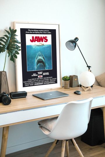 Jaws 1975 American horror Poster