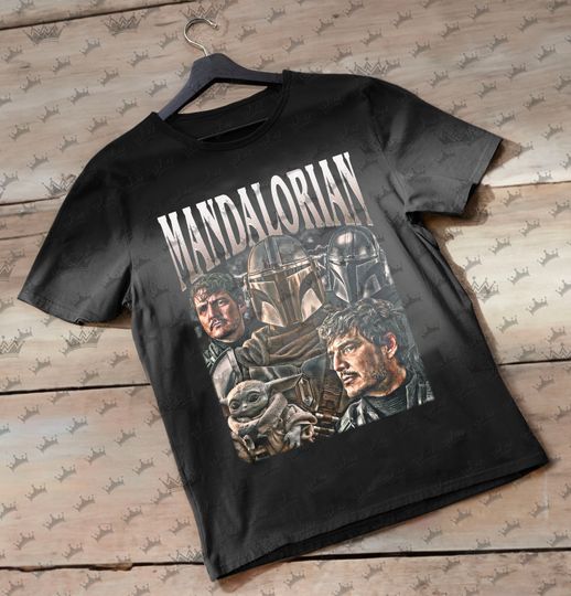 Discover Pedro Pascal Mandalorian Vintage T-Shirt, Homage Retro 90s Graphic, Ideal Gift for TV Series and Movies Enthusiasts
