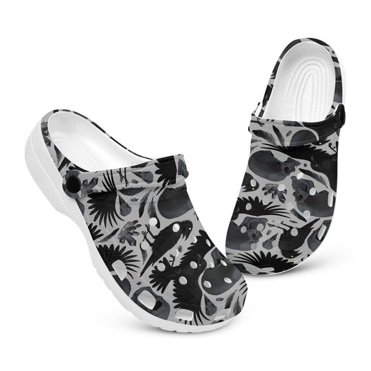 Raven Skull Crystal Gothic Clogs for Men and Women, Breathable Beach Hole Slippers, Footwear