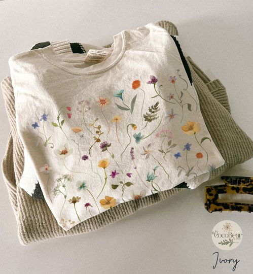 Vintage Pressed Flowers Comfort Colors Shirt, Cottagecore TShirt, Boho Wildflowers Tee, Fairycore Nature Shirt, Garden Lover Botanical T-Shirt